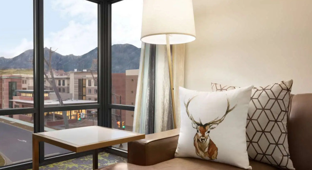 Люкс с видом на горы Embassy Suites By Hilton Boulder