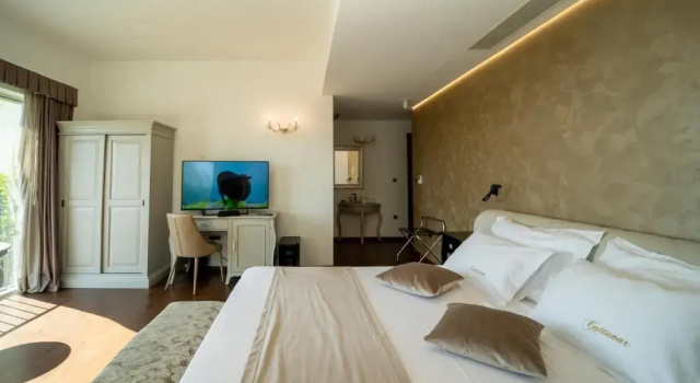 Полулюкс с балконом Wine Residence Cattunar
