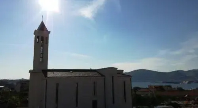Apartment Juric, Buchen Sie Ferienwohnung Hotels in Gespanschaft Split-Dalmatien mit Pool, Schwimmbad