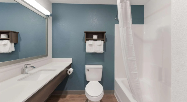 Woodspring Suites Dayton North, Book Hotel Hoteller i Vandalia med parkering, Parkering