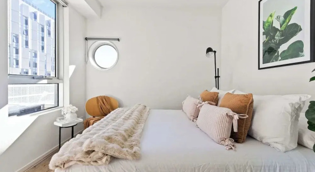 Stylish 2BR Apt Steps From Vic Market With Parking