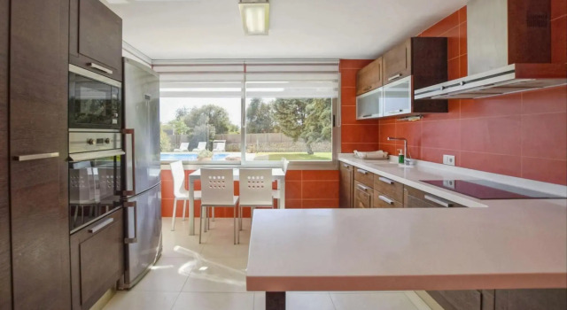 Recently Built Country House in a Minimalist Style, Private Pool Detached, Book Hotel Hoteller i Binissalem med parkering, Parkering