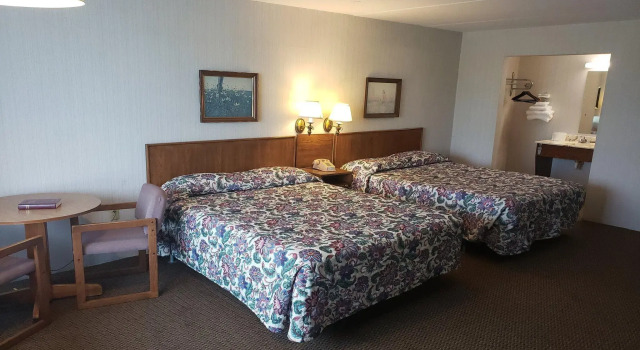 Четырёхместный номер Standard OYO Hotel Whitely City Hwy 27 KY