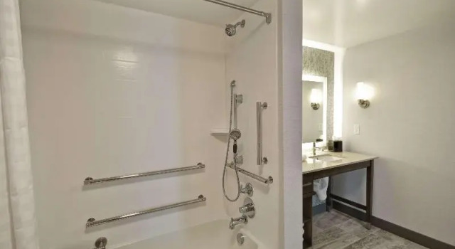 Номер Standard Homewood Suites By Hilton Warren Detroit