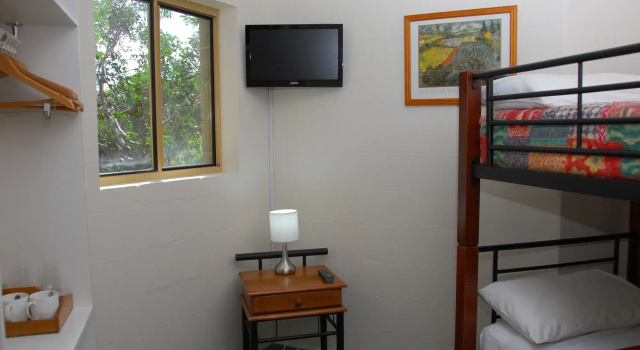 Summit Ridge Alpine Lodge, Book Guesthouse Falls Creek 