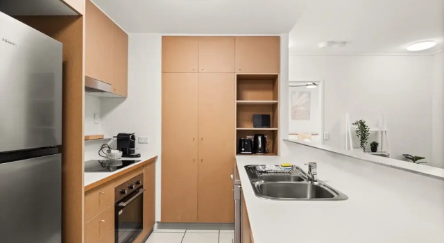 Vibrant 2-bed Apartment With Pool and Gym Access, Забронировать Апартаменты/квартира Брисбен Brisbane Region, рядом с Больница St Andrew's War Memorial