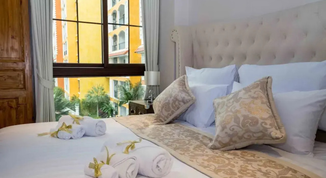 Семейный люкс с балконом The Symphony Suites Pattaya