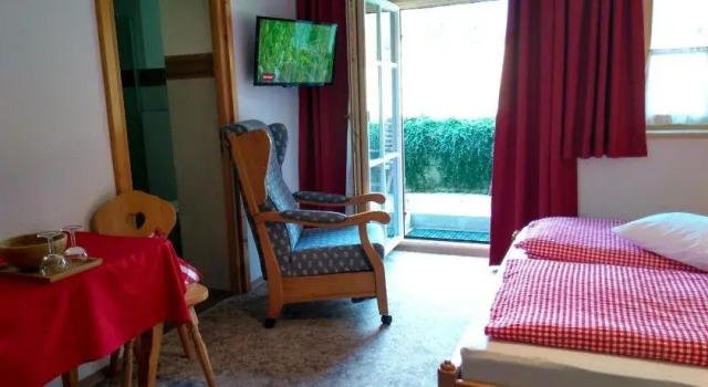 Gästehaus Hinterponholz, Varaa Hotelli Hotellit Baijeri pysäköinnillä, Pysäköinti