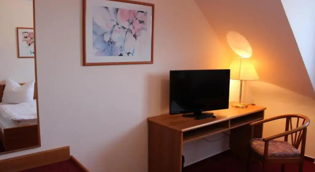 Alembra - Hotel zur Moselbrücke, Забронировать Отель Швайх Trier-Saarburg