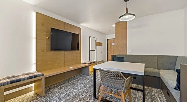 Номер Deluxe The Evergreen Hotel