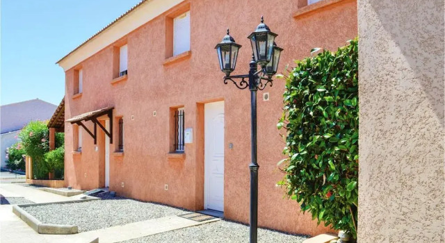 House With 2 Bedrooms in Prunete, With Pool Access and Terrace - 200 m