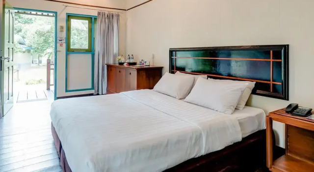 Nirwana Beach Club