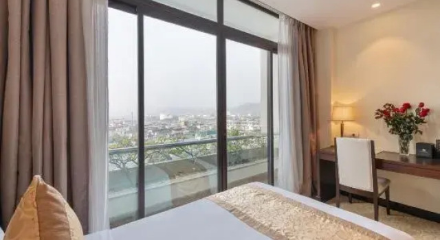 Номер Deluxe с балконом Red River View Hotel