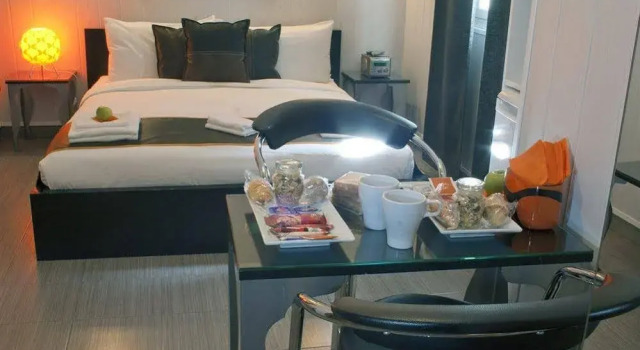 Hostal Andrea, Забронировать Отель Орталеза Мадрид, рядом с Дом-музей Лопе де Вега