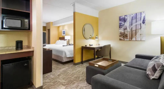 Двухместный люкс SpringHill Suites by Marriott Wheeling Triadelphia Area