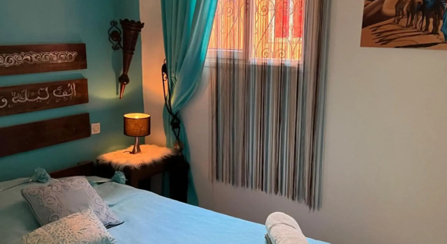 Jolie Maison/riad 6 pers dans un cadre familial, Забронировать Отель Отели Марракеш-Тенсифт-Эль-Хауз с парковкой, Парковка