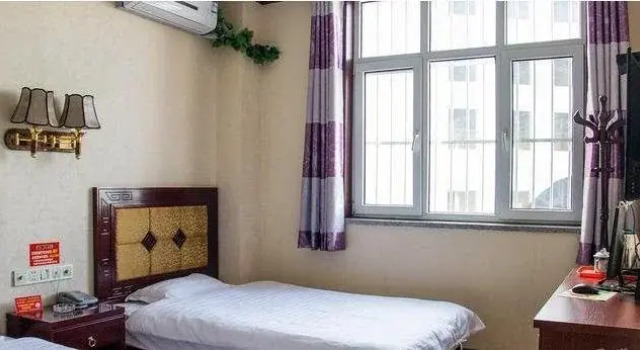 Longtai Inn, Book Hotel Luannan Hebei
