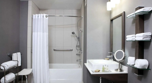 Люкс DoubleTree by Hilton West Fargo Sanford Medical Center Area