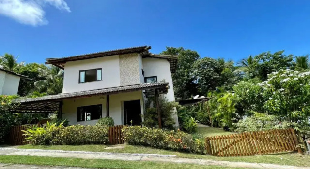 Коттедж Praia do Forte com Reserva Sapiranga casa com 4/4.
