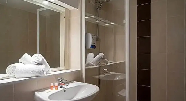 Трёхместный семейный номер Standard greet Hotel Belleville en Beaujolais A6