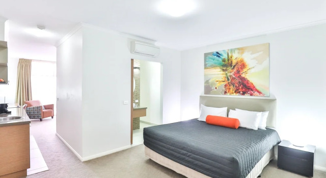 Апартаменты Standard Indulge Apartments - Ontario