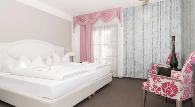 Двухместный номер Comfort с балконом Hotel Villa Groff