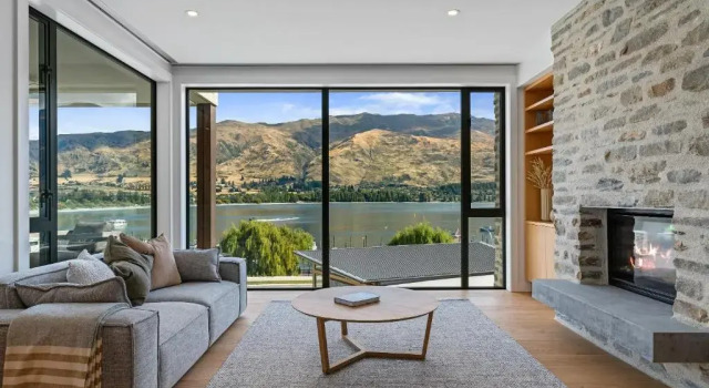 Апартаменты Lakeview Luxury 2 Bedroom Villa