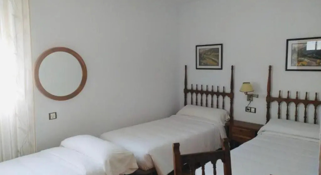 Двухместный номер Standard с балконом и с красивым видом из окна Hostal Pirineos Meliz