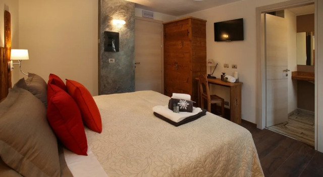 Двухместный номер Deluxe с балконом Serendipity Hotel