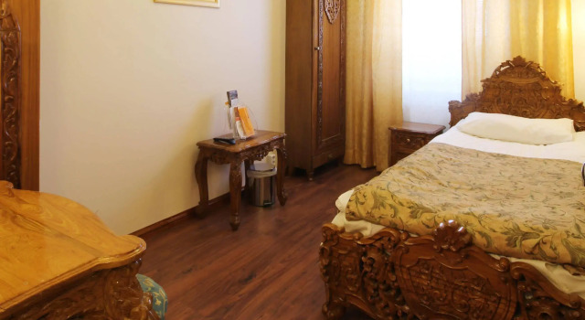 Mango Hotel