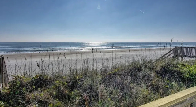 Kirk's Mema's Beach by Topsail Realty, Забронировать Отель Отели Холли Ридж с парковкой, Парковка