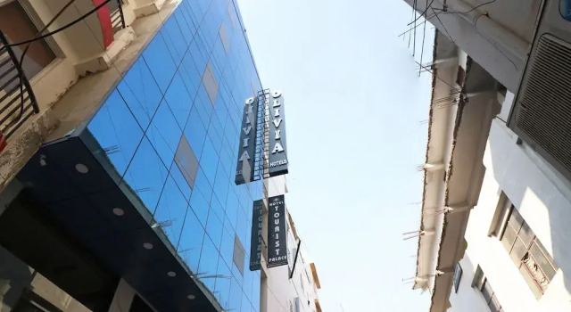 Oyo 27009 Hotel Alovia Delhi, Забронировать Отель Отели Нью-Дели с парковкой, Парковка