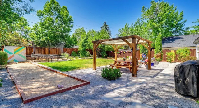 Коттедж 24 Mi to Slopes! Family Reno Home w/ Outdoor Oasis