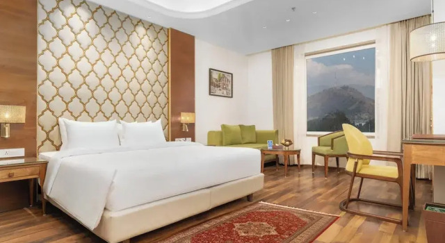 Sarovar Premiere Srinagar, Забронировать Отель Сринагар Jammu & Kashmir Ski, рядом с Lal Chowk Ghantaghar