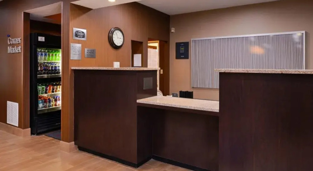 Fairfield Inn & Suites Louisville North, Забронировать Отель Отели Луисвилл с парковкой, рядом с Muhammad Ali Center, Парковка