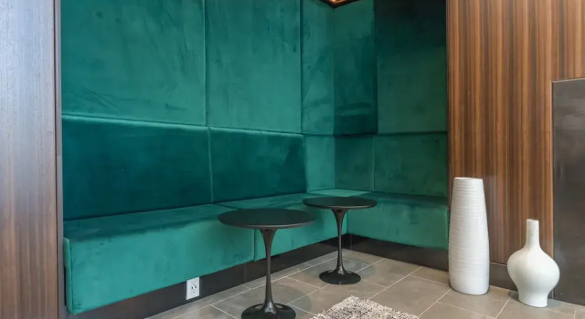 Home Away Luxury Apartments at Warren, Забронировать Апартаменты/квартира Отели Джерси-Сити с парковкой, рядом с Museum of Russian Art, Парковка