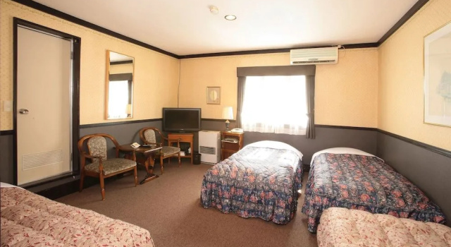 Petit Hotel & Restaurant Old Age