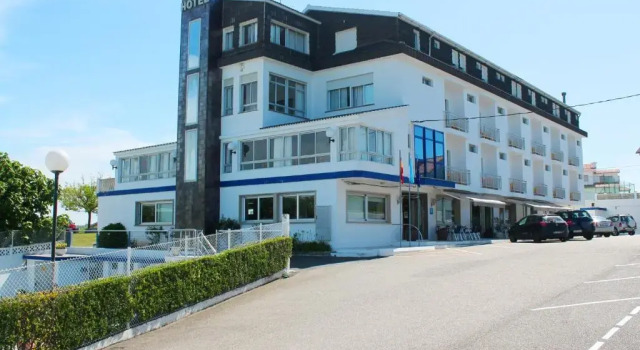 Hotel Marola, Забронировать Отель А-Лансада O Grove Peninsula, рядом с Пляж Foxos