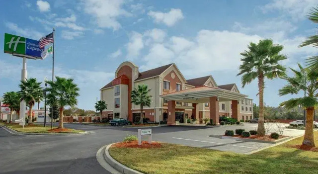 Люкс Holiday Inn Express Savannah South I-95 Richmond Hill by IHG