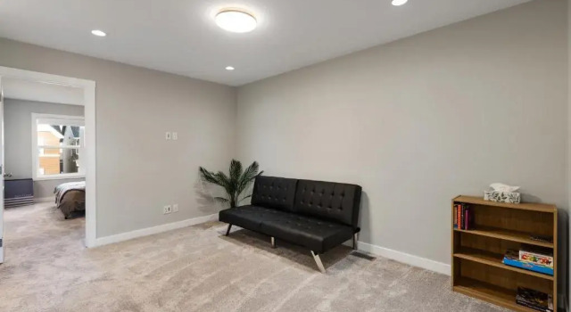 NEW! Arcade- Upscale 3BR Home, 10 min to Airport!, Rezerwuj Hotel Hotele w Calgary Region z parkingiem, Parking