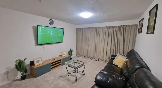 Milton Keynes Modern Retreat, Забронировать Отель Отели Бакингемшир с парковкой, Парковка