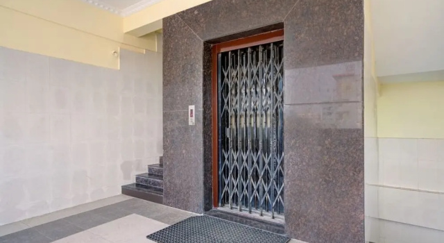 iROOMZ Hotel Sweekar Suites