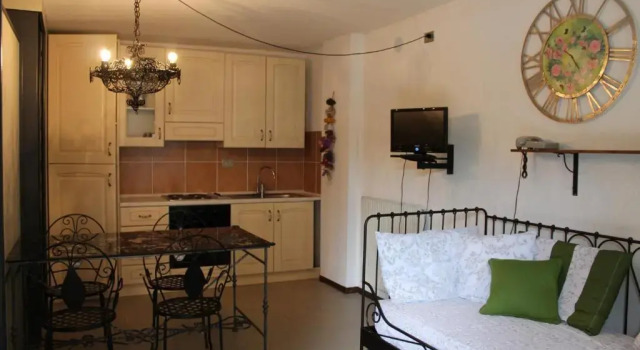Jolly Residence