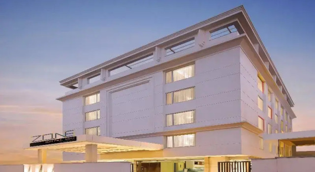 Трёхместный люкс Zone By The Park , Bani Park Jaipur