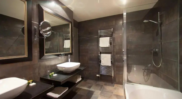 Номер Premium Logis Hôtel Le Cheval Blanc