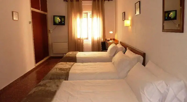 Standard Dreier Zimmer Hostal Jume - Urban Rooms