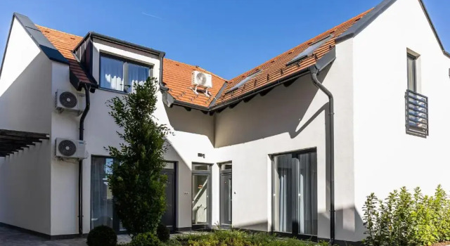 Dotis Apartman Tata, Boek Appartement Tata 