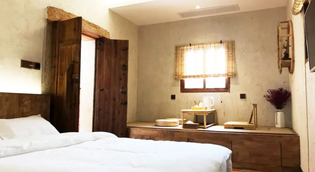 Kinmen redbrick houses across Hope, Book Hotel Huli 
