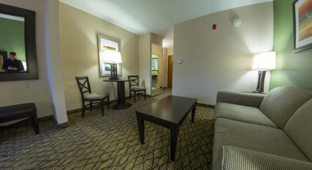 Люкс Holiday Inn Express and Suites Winchester by IHG