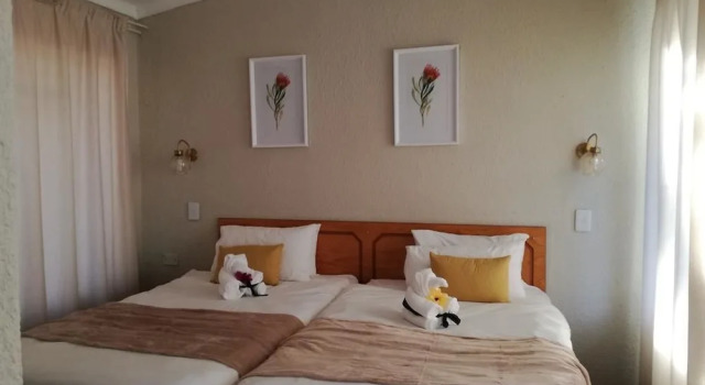 Ananda Lodge, Prenota Hotel Rustenburg 